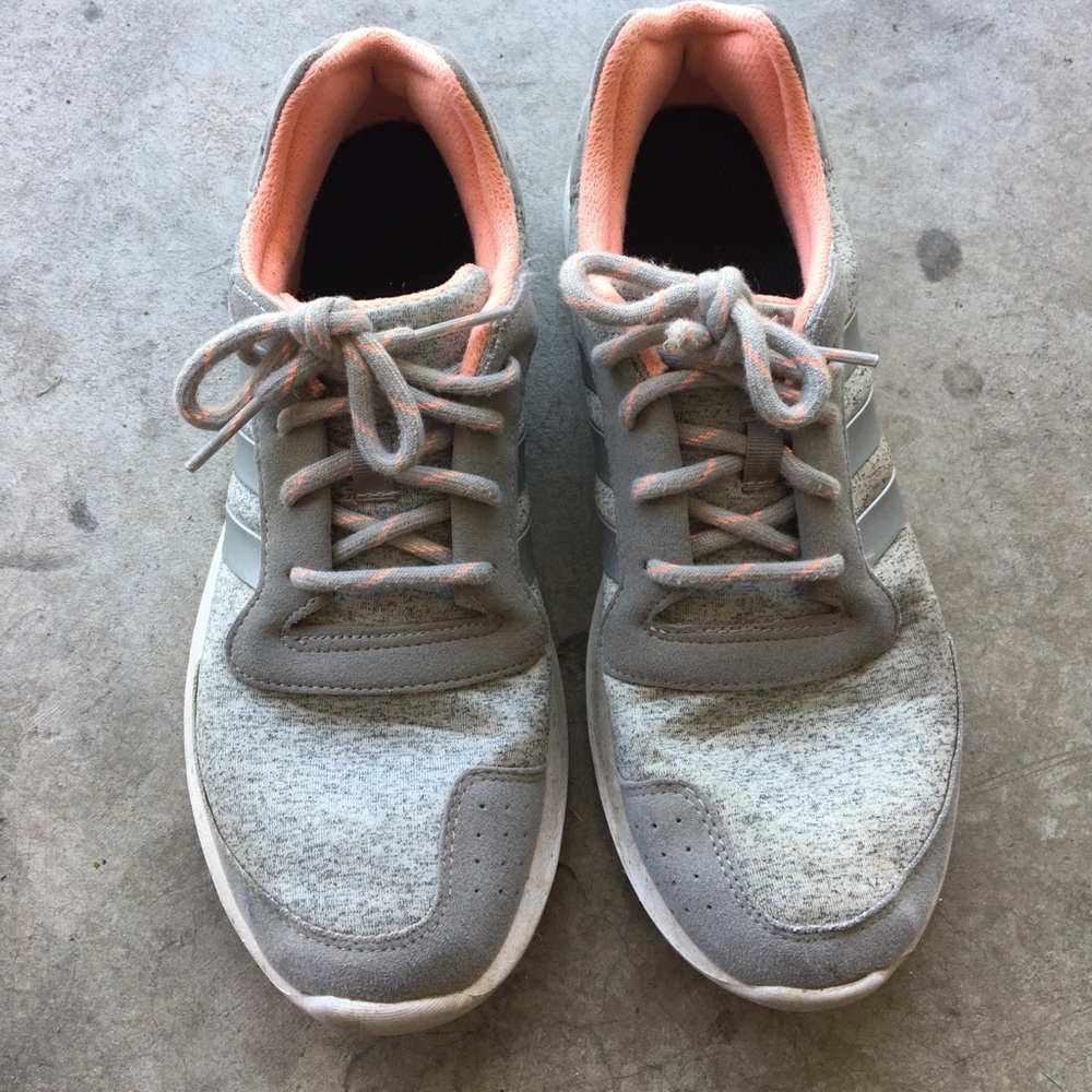 Athletic shoes